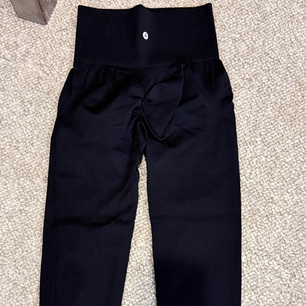 7/8 Super Compression Halara Leggings Black